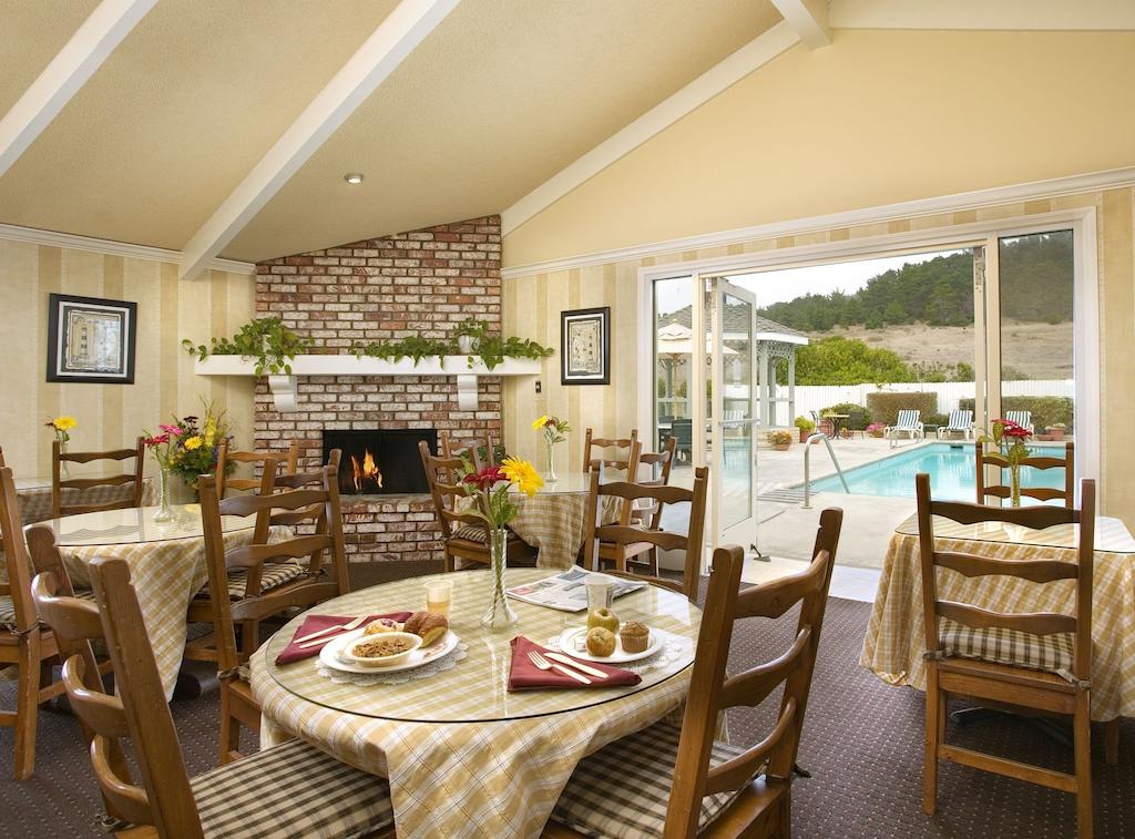 Fireside Inn on Moonstone Beach