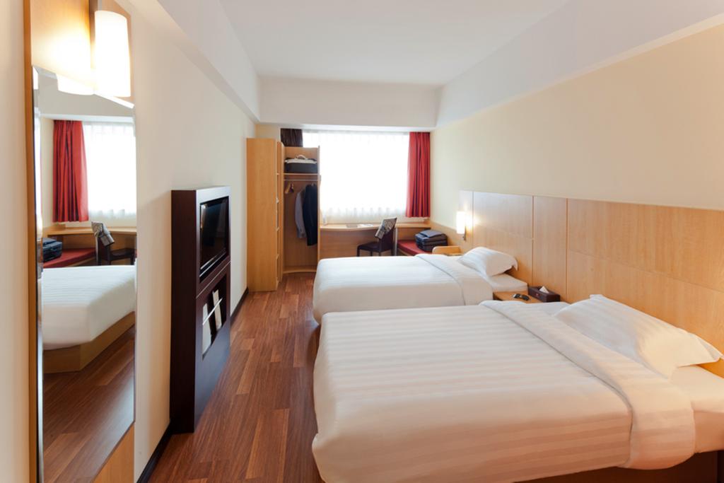 Ibis Qingdao Chengyang Zhengyang Road