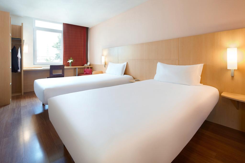 Ibis Qingdao Chengyang Zhengyang Road