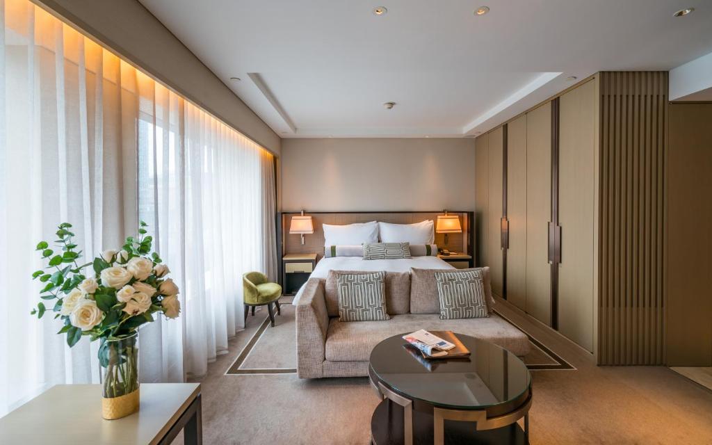 Ifc Residence