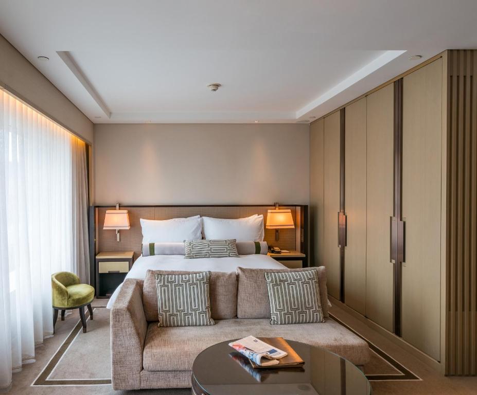 Ifc Residence