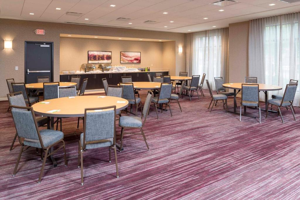 Courtyard by Marriott Louisville Downtown