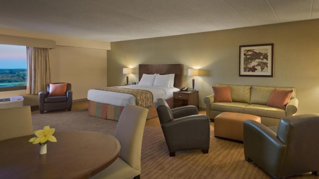 DoubleTree by Hilton Boston North Shore