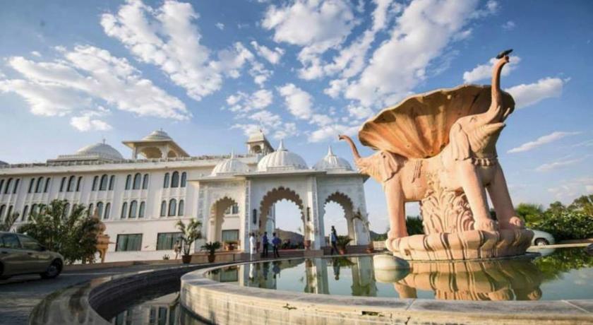 Radisson Blu Udaipur Palace Resort & Spa