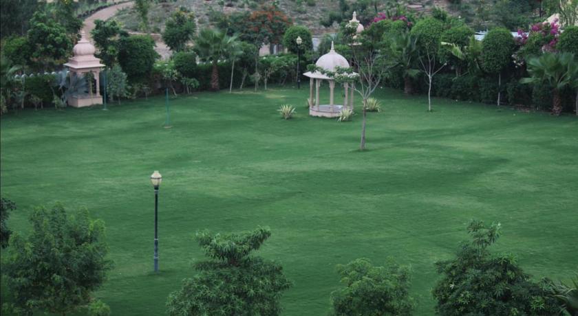 Radisson Blu Udaipur Palace Resort & Spa