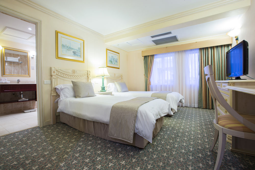 Radisson Blu Le Vendome Hotel