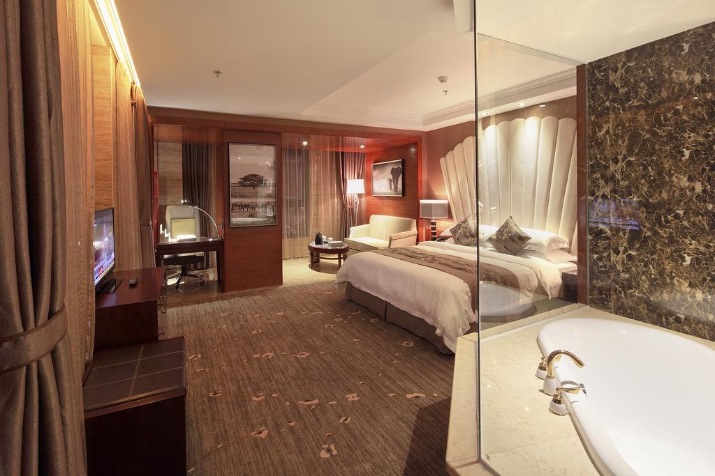 CHENGDU SERENGETI HOTEL