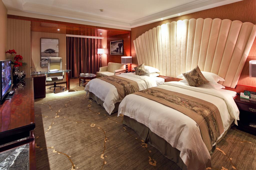 CHENGDU SERENGETI HOTEL