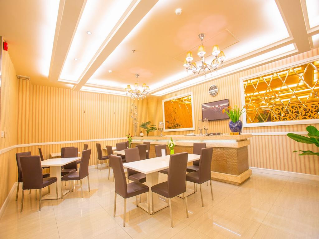 Dyn Opera Hotel