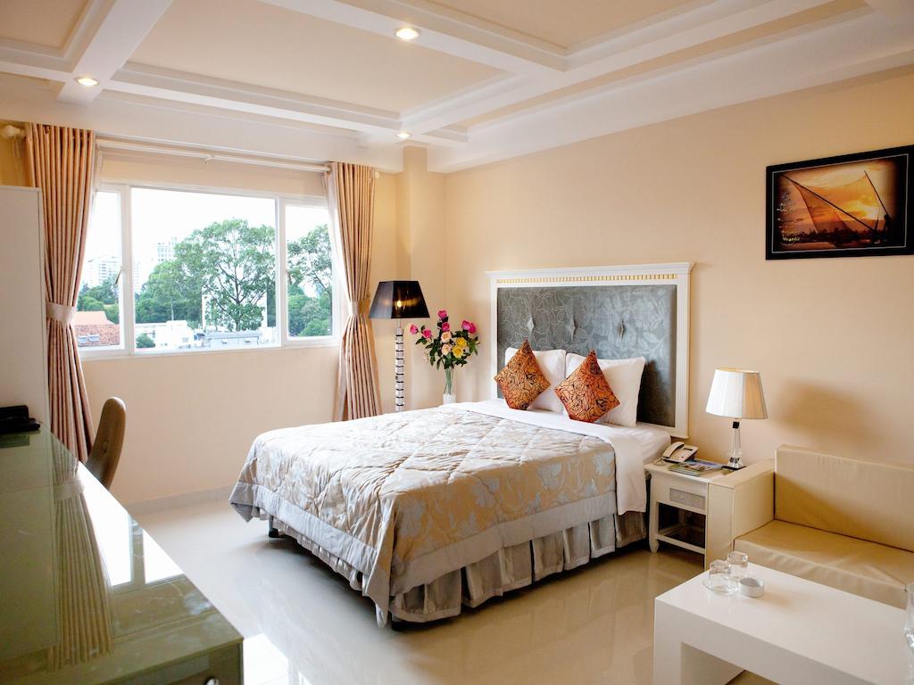 Dyn Opera Hotel