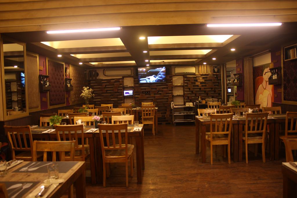 Crown Diamond Hotel