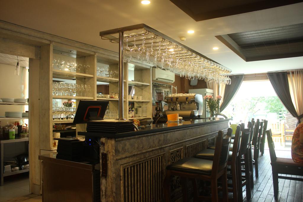Crown Diamond Hotel