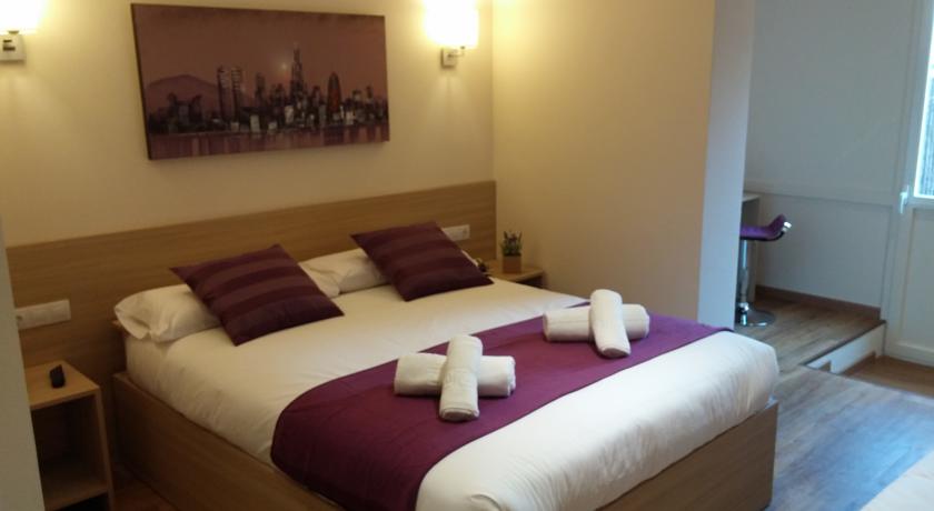 Hostal Barcelona Travel