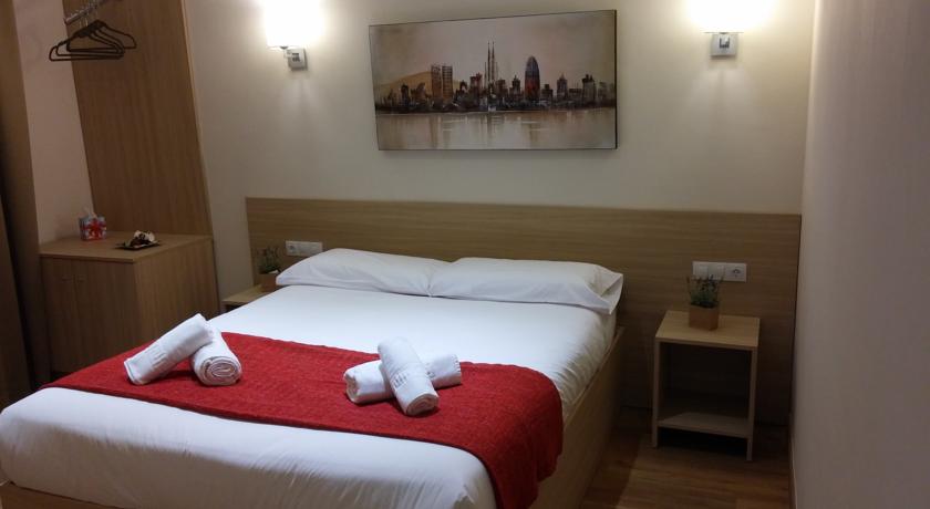Hostal Barcelona Travel