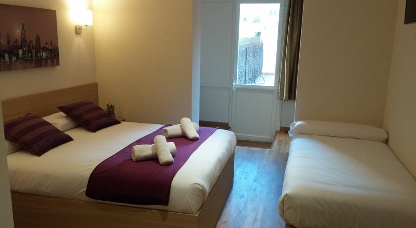 Hostal Barcelona Travel