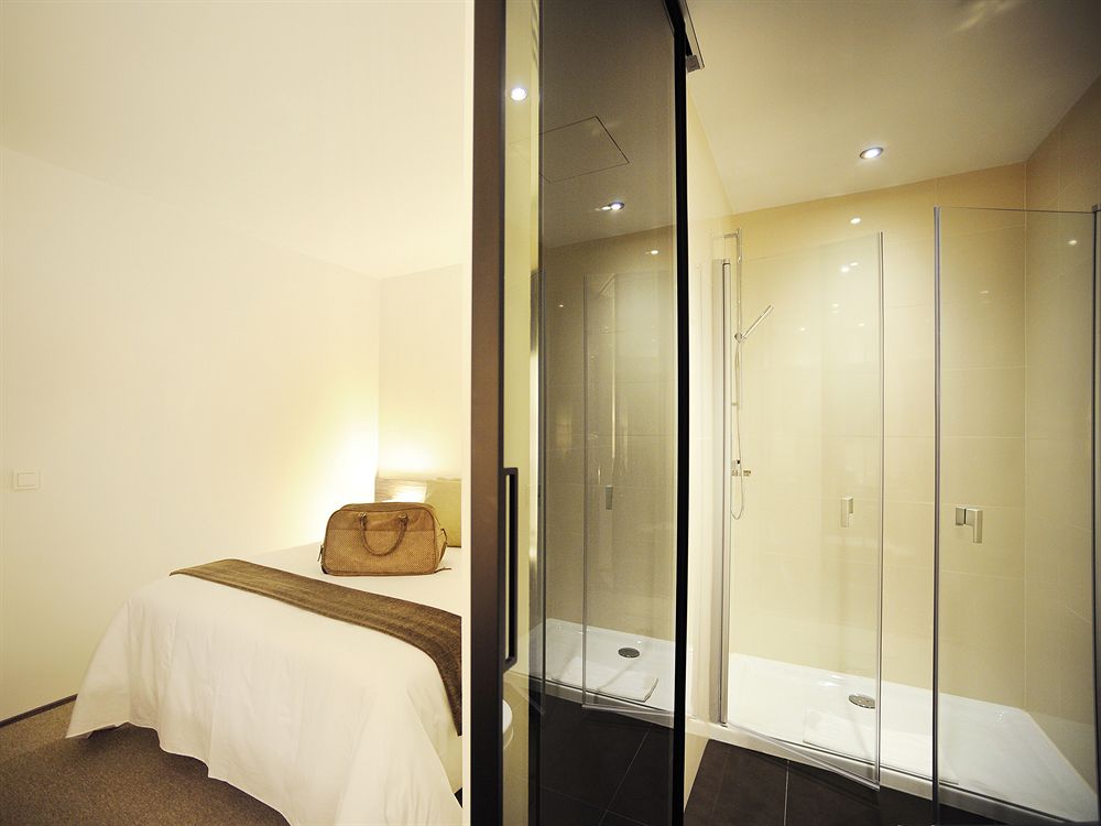 Air Rooms Madrid by HelloSky