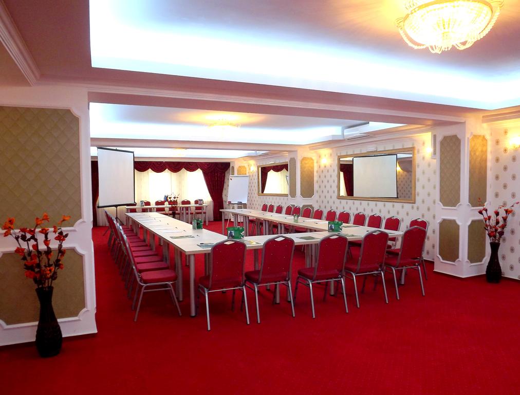 West Plaza Hotel