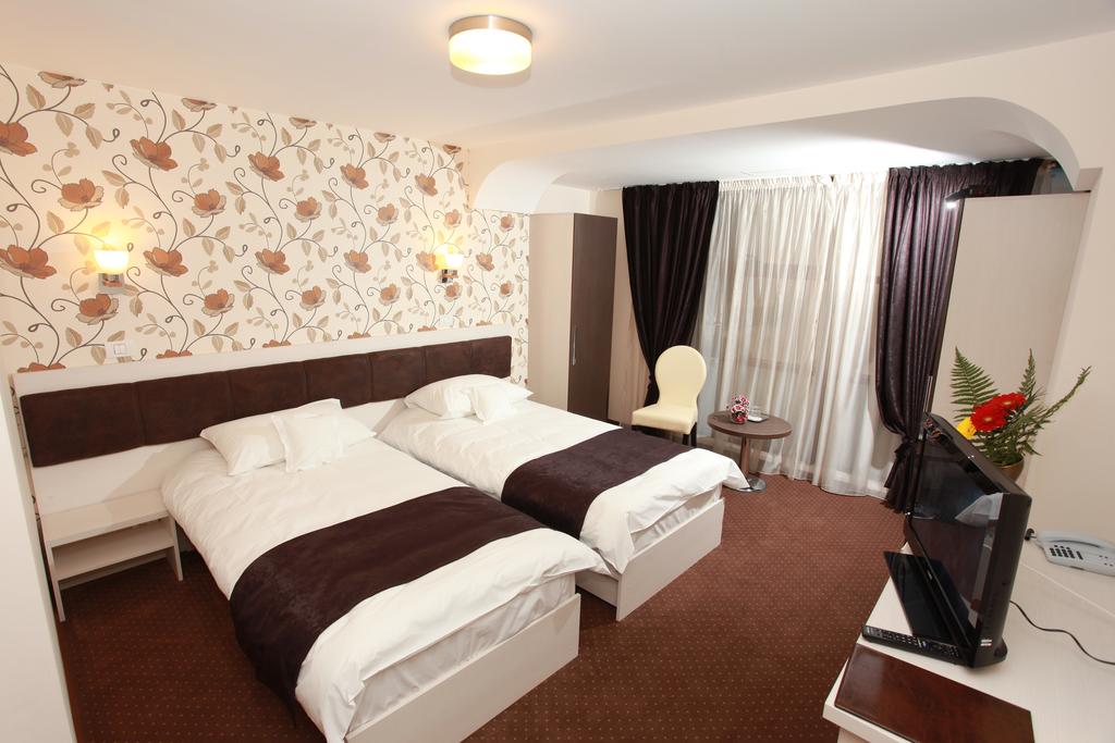 West Plaza Hotel