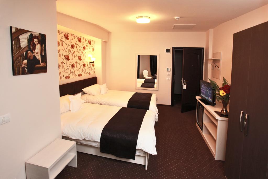 West Plaza Hotel