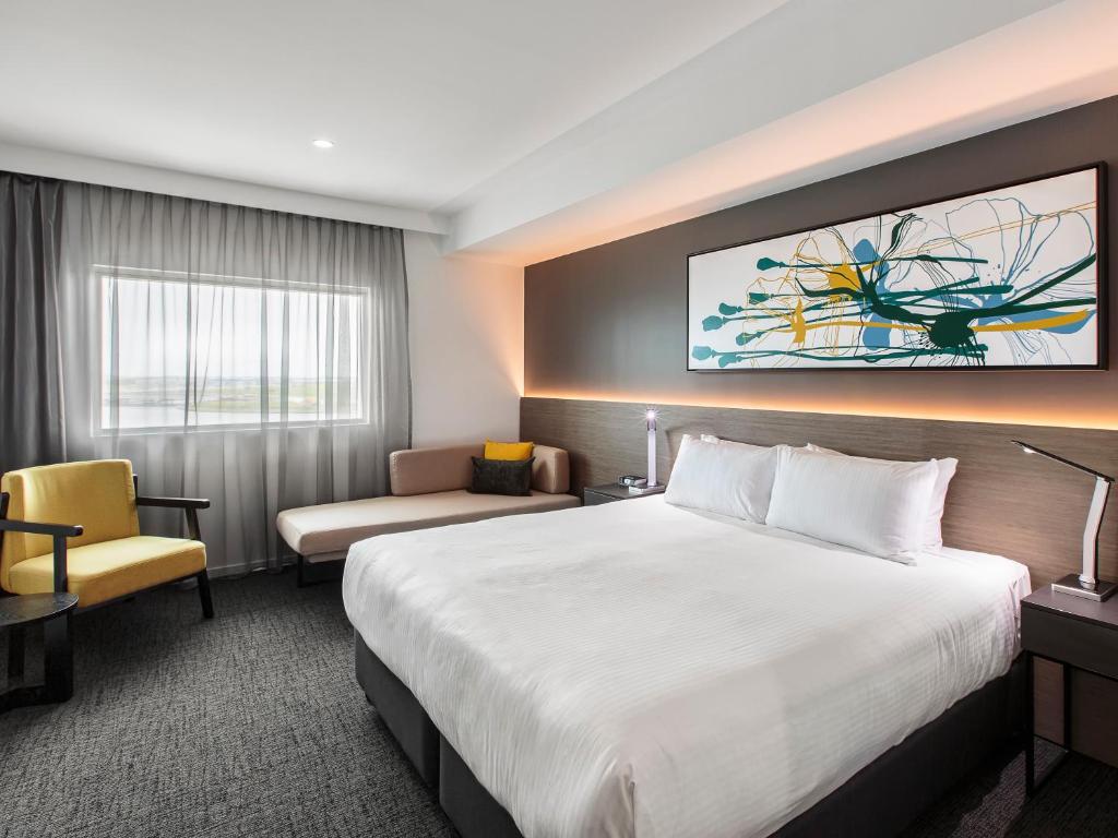 Best Western Plus Lake Kawana Hotel