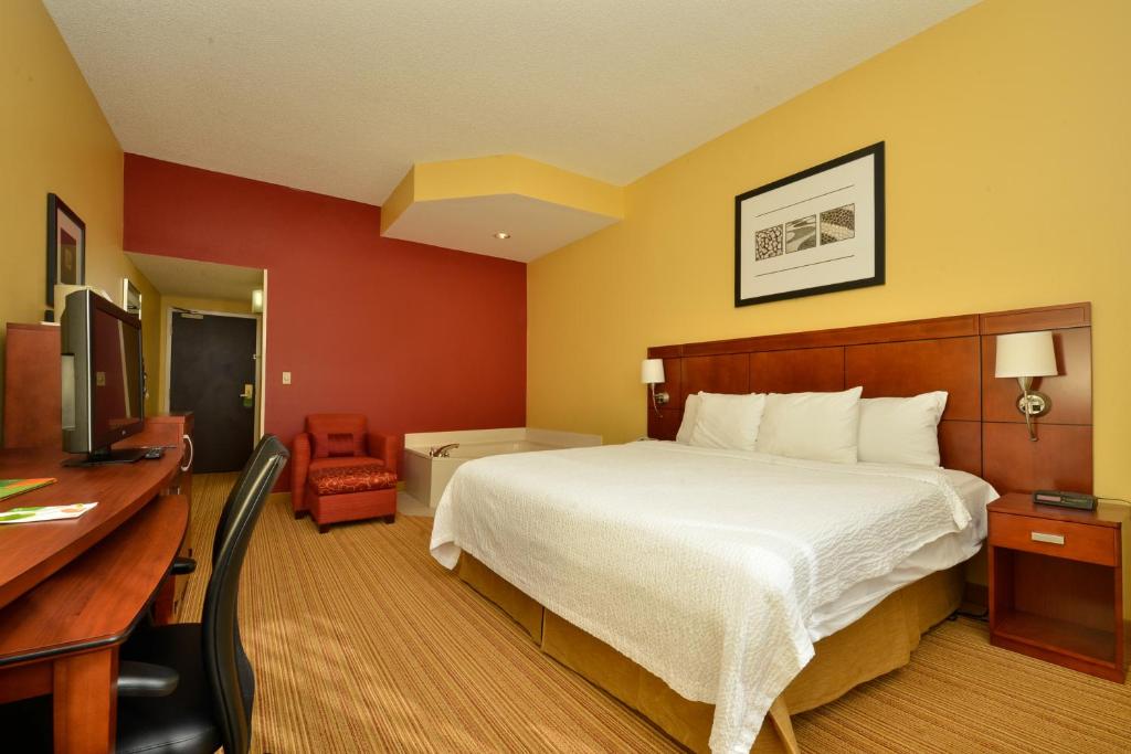 Courtyard By Marriott Bentonville
