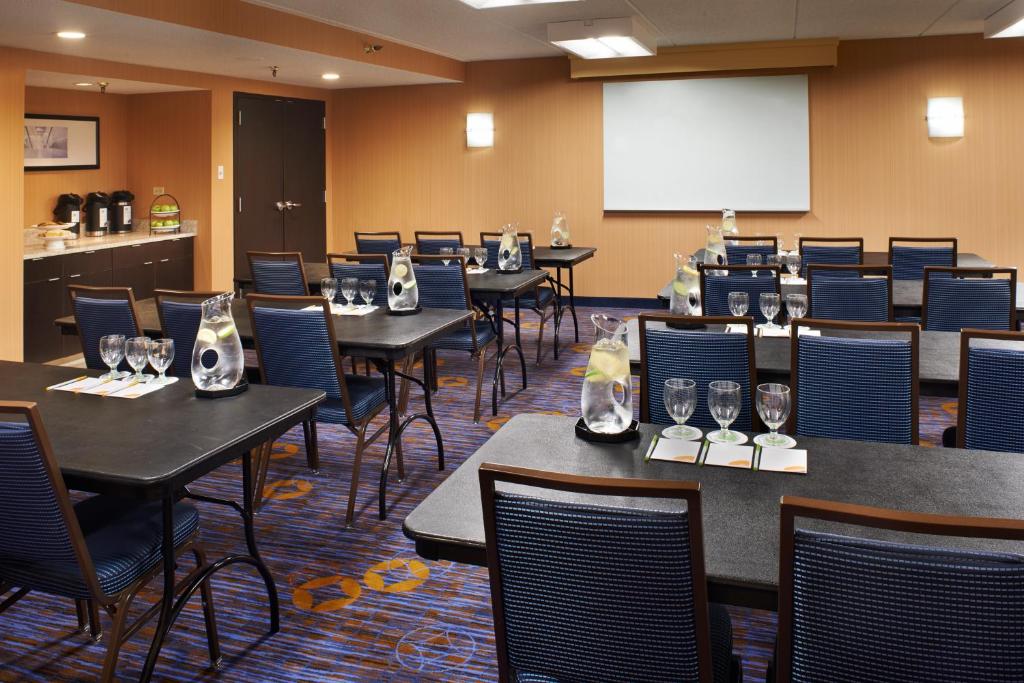 Courtyard by Marriott Chicago Arlington Heights / South