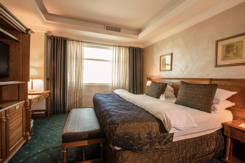 Bristol Hotel