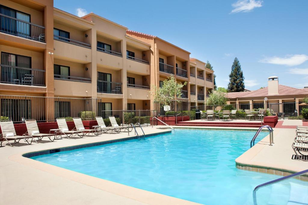 Courtyard Bakersfield