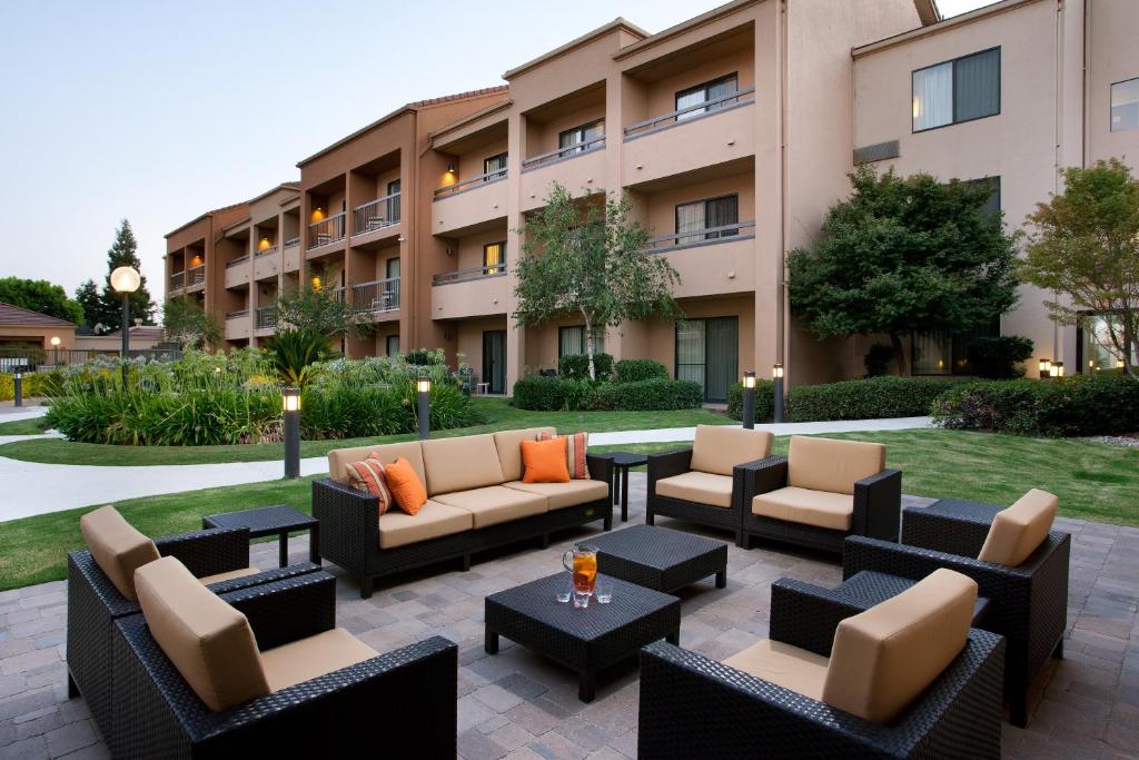 Courtyard Bakersfield