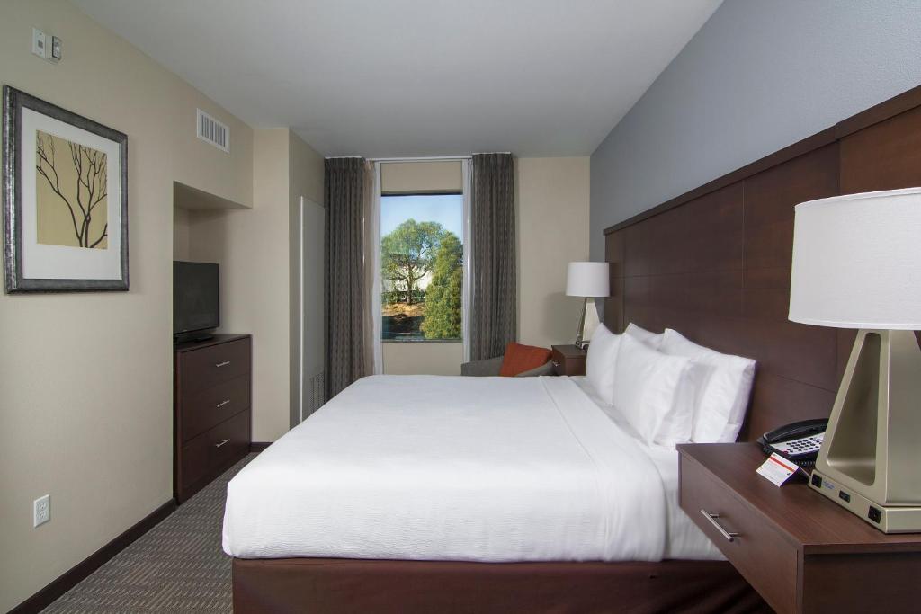 Staybridge Suites Carlsbad