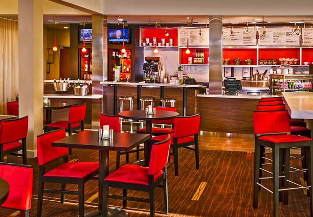 Courtyard by Marriott Hampton