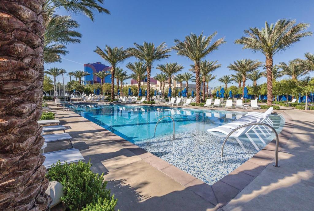 Wyndham Desert Blue