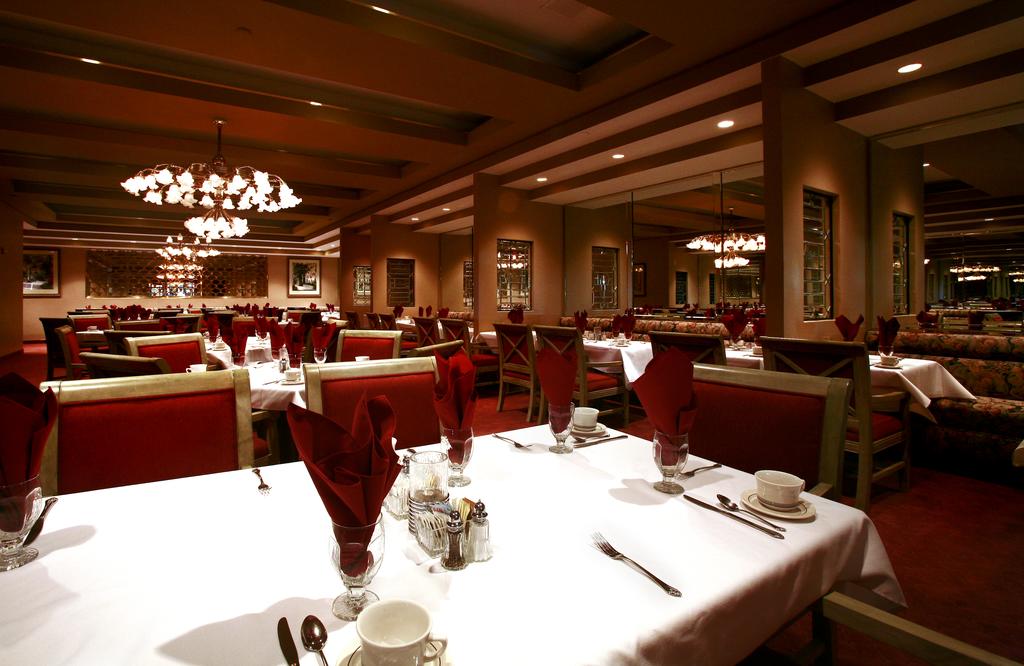 Pensacola Grand Hotel