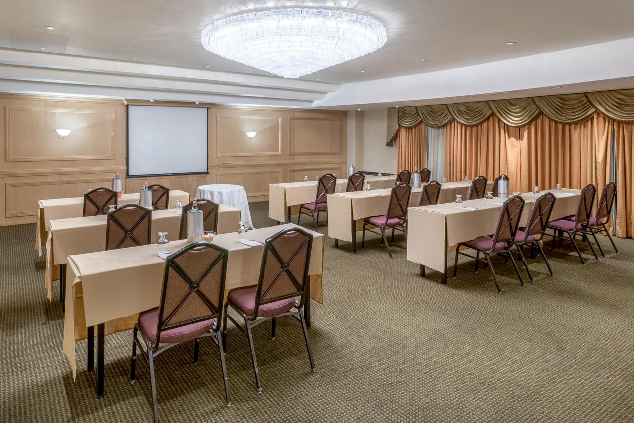 Crowne Plaza Providence-Warwick Airport