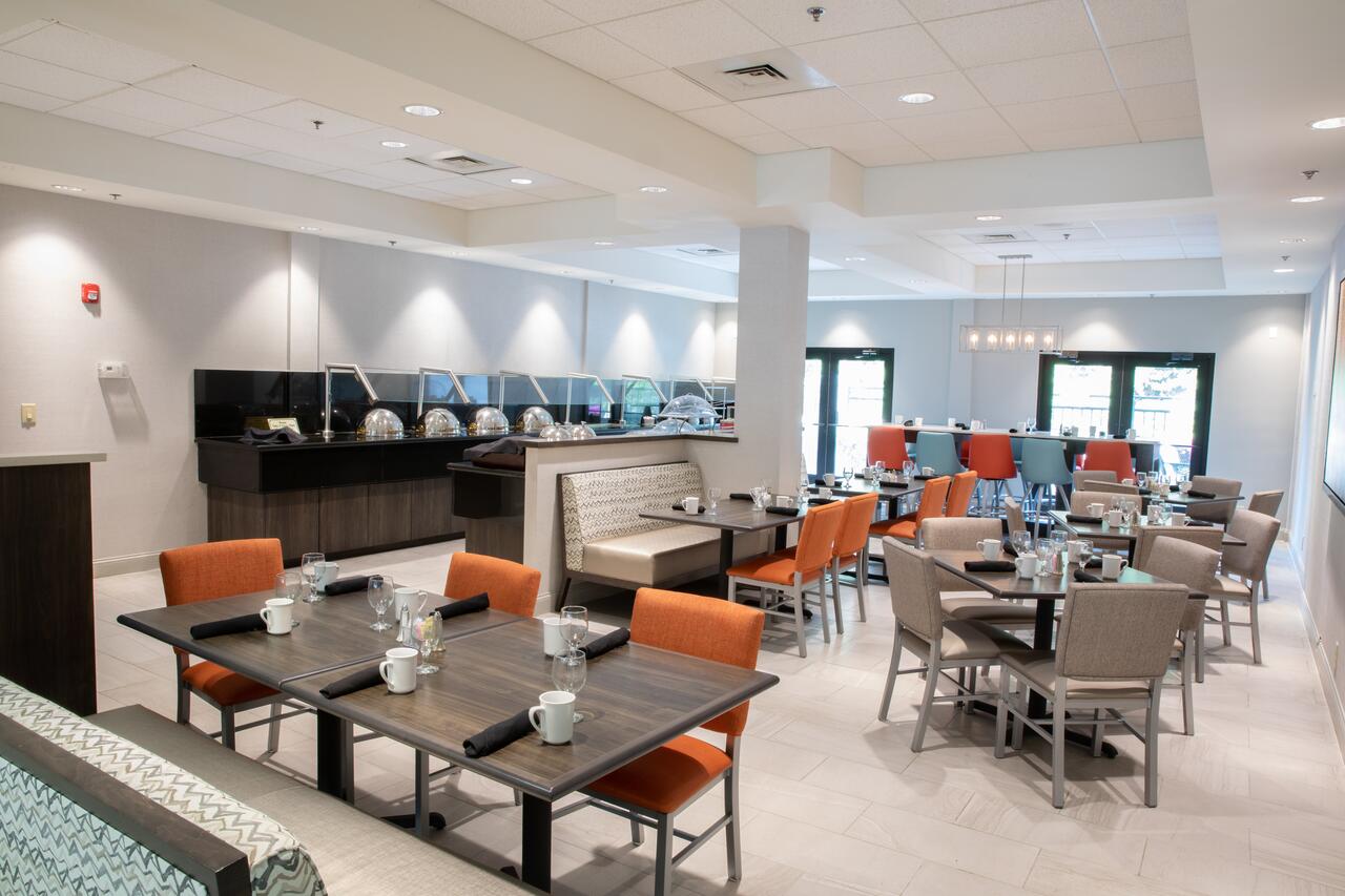 Holiday Inn Hotel & Suites Raleigh / Cary