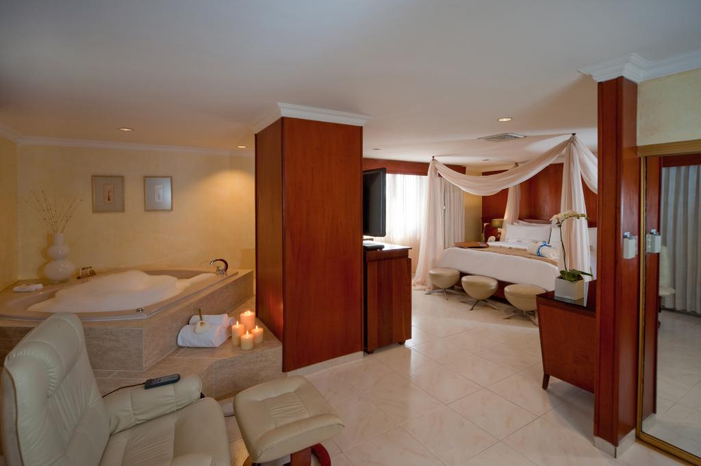 Hodelpa Gran Almirante Hotel & Casino