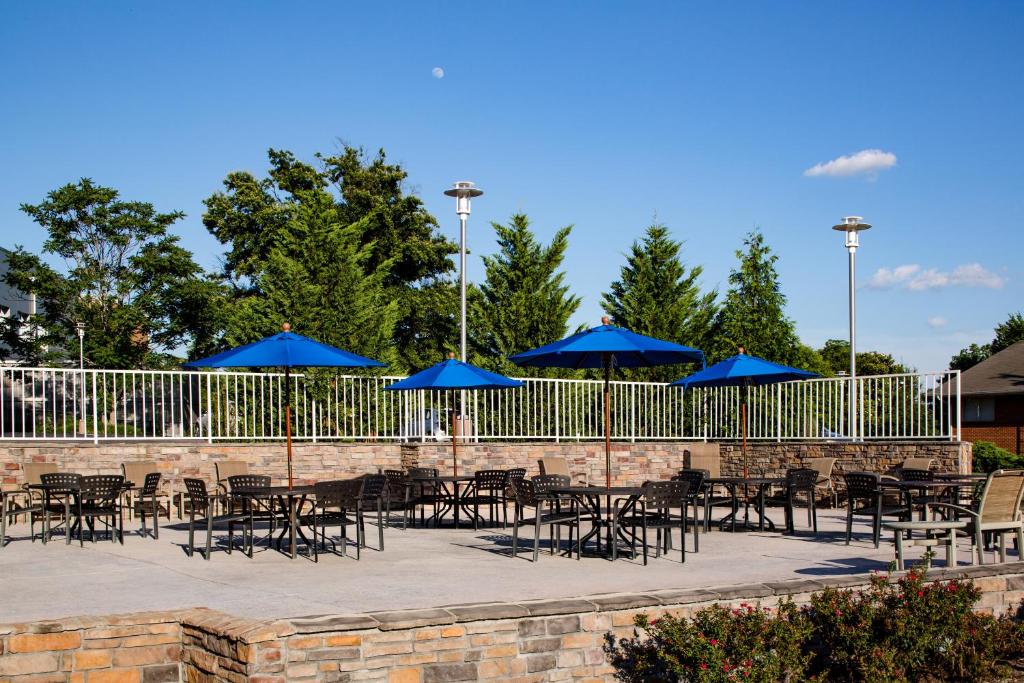 DoubleTree by Hilton Raleigh - Brownstone - University