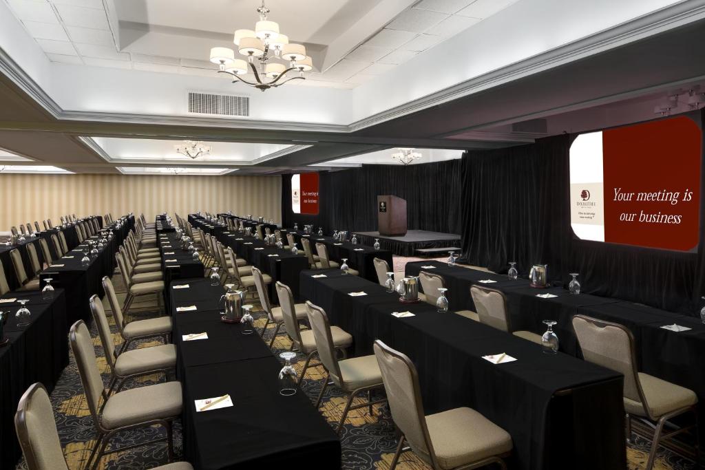 DoubleTree by Hilton Raleigh - Brownstone - University