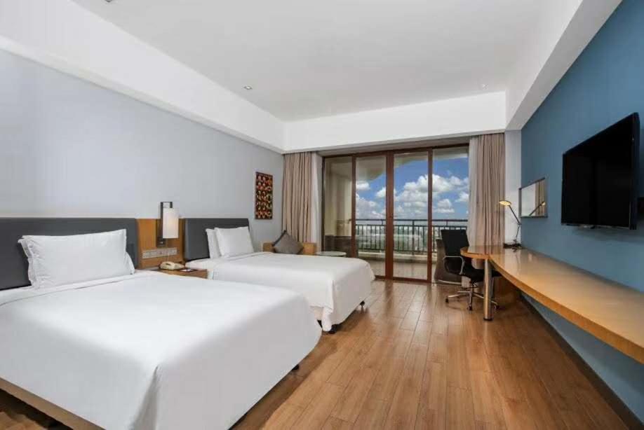 Holiday Inn Express Haikou West Coast