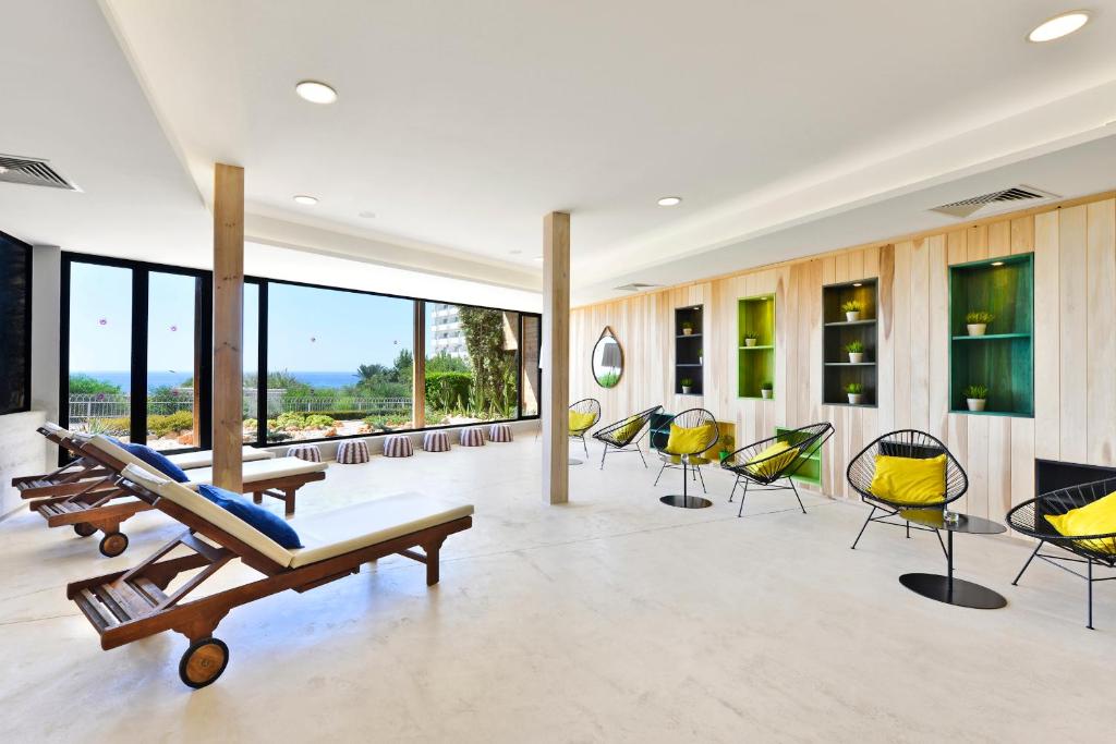 Napa Mermaid Hotel & Suites