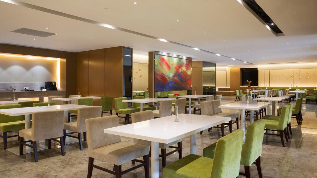 Holiday Inn Express Shanghai New Jinqiao
