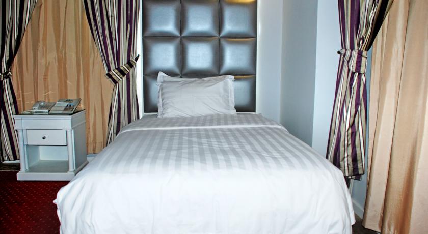 Al Bustan Hotel