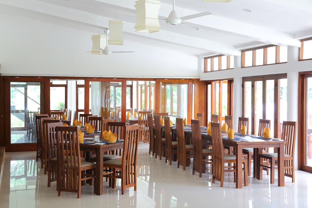 The Lakeside Hotel at Nuwarawewa