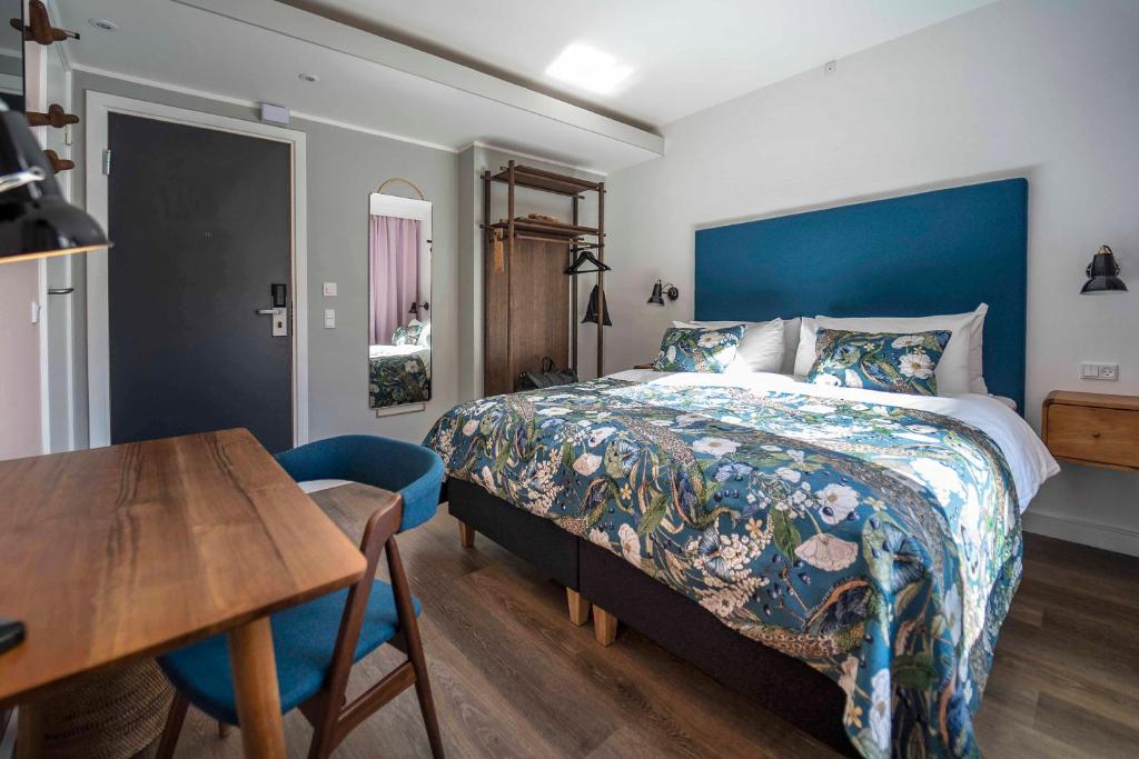 h27 (Formerly First Hotel Twentyseven)
