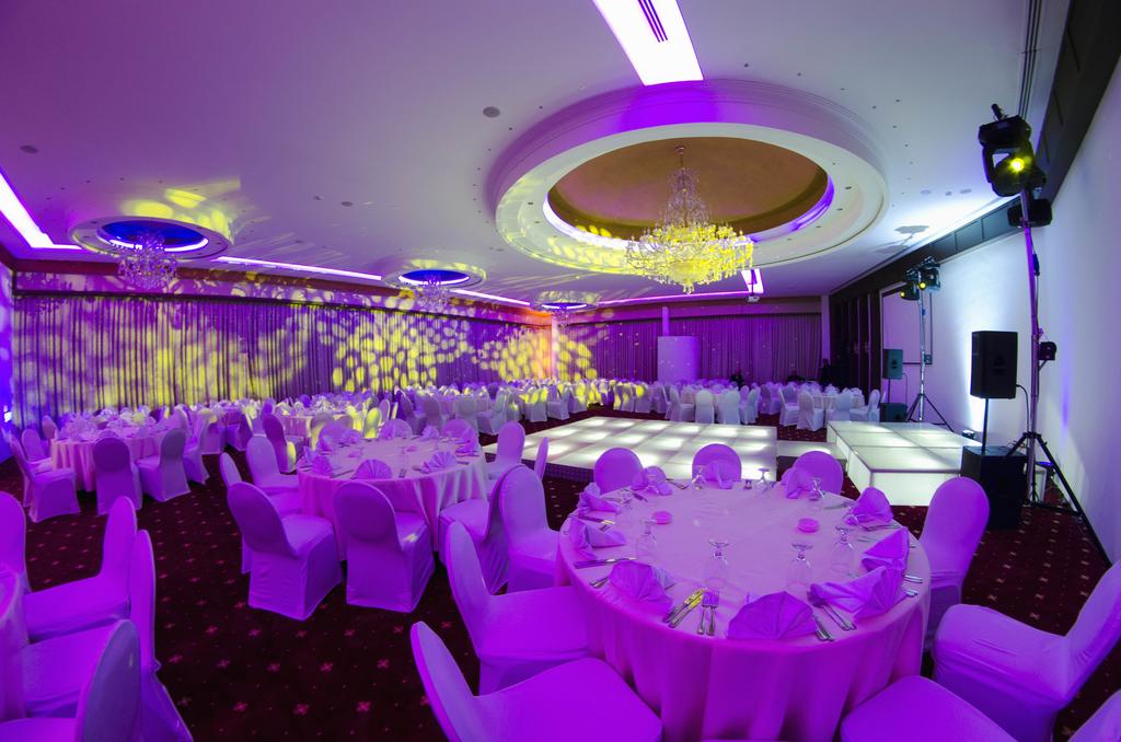 Meneur Hotel