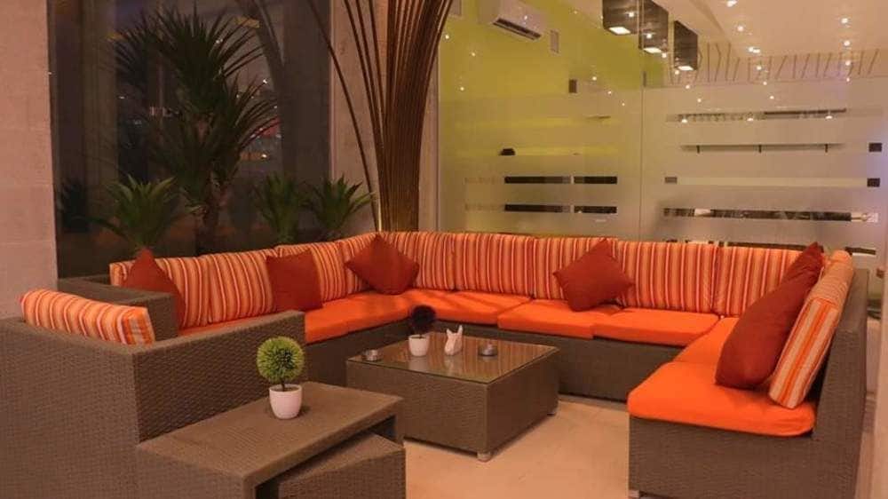 Meneur Hotel