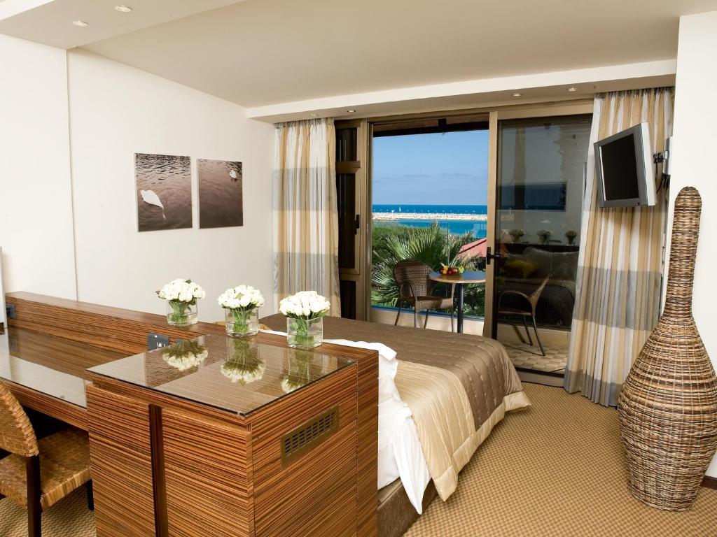 Dan Accadia Hotel