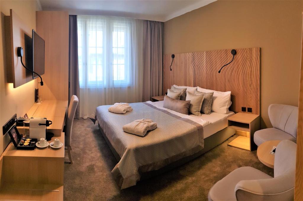 Hotel Clement