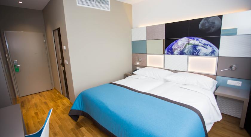 Discovery Hotel