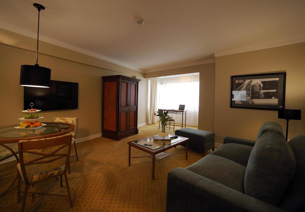 Radisson Hotel Plaza del Bosque